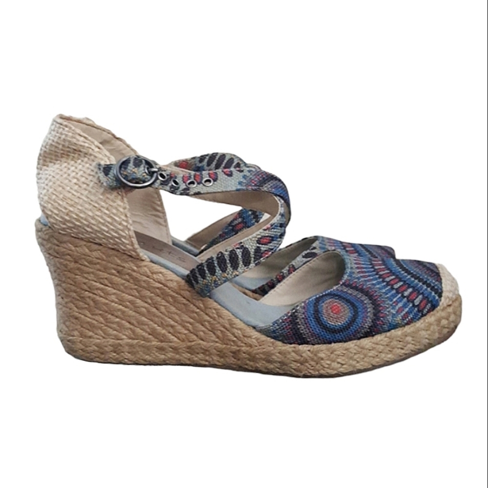 Coconuts by Matise Wedge Sandals 8